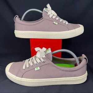 Cariuma Men's Shoes size 10